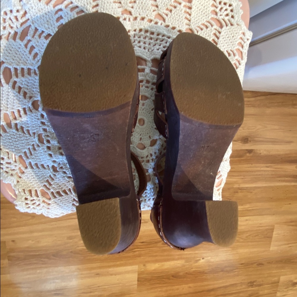 ❤️ HOST PICK ❤️ SWEDISH HASBEENS oxblood T-Strap clog heels 37 - Picture 8 of 16